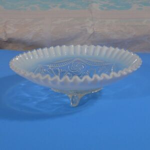 Jefferson Glass Ruffles & Rings Opalescent Bowl with Ruffled Edge & Feet Vintage